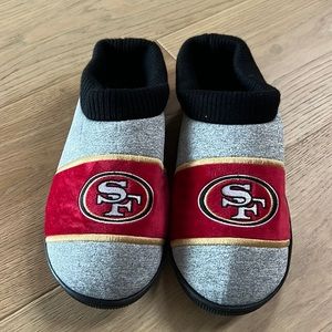 San Francisco 49ers slippers